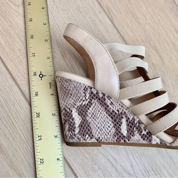 Sofft Cream Ivory Off White Snake Print Gladiator Strappy Wedge Heeled Sandals - Picture 8 of 8
